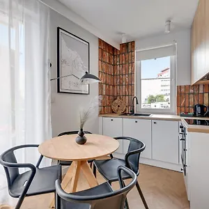 Aura 40 Center & Free Parking By Downtown Gdansk